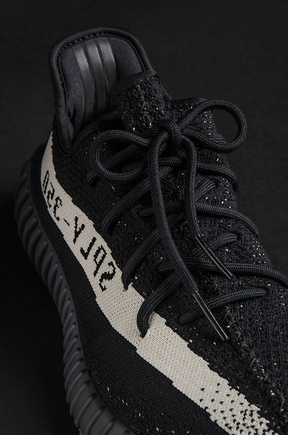 yeezy boost 350 v2 black/white - yeezy boost 350 v2 black white 2 - Warna Baru Yeezy Boost 350 V2 Rilis 17 Desember - photo ADIDAS YEEZY BOOST 350 V2 “BLACK/WHITE” yeezy boost 350 v2 black/white - yeezy boost 350 v2 black white 2 - Warna Baru Yeezy Boost 350 V2 Rilis 17 Desember